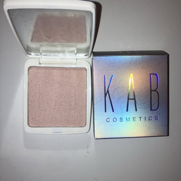 KAB Cosmetics - Pressed Glow Powder - BALLET SLIPPER BRAND NEW IN BOX - Picture 2 of 4